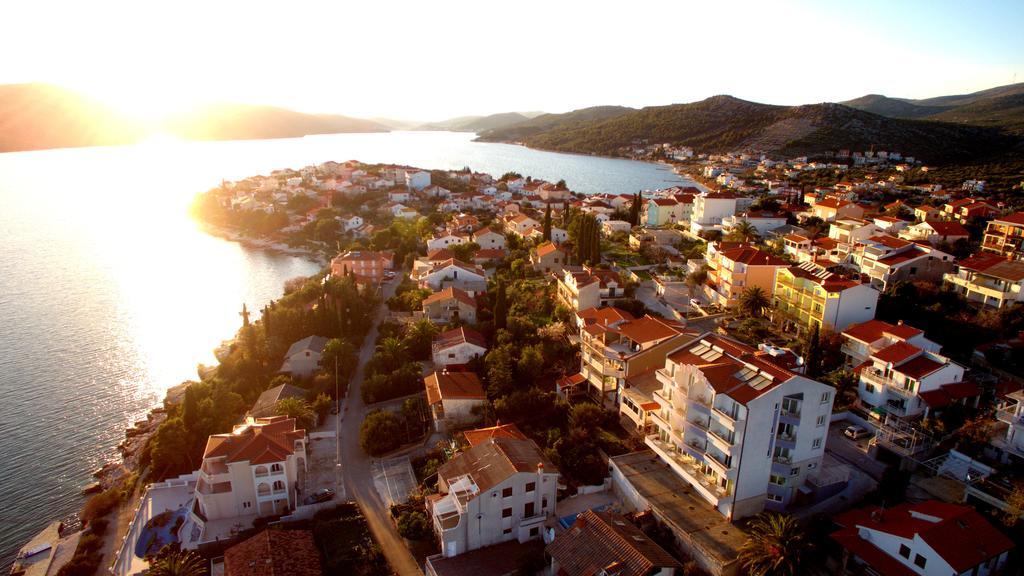 Hotel Viktorija Seget Vranjica Exterior foto